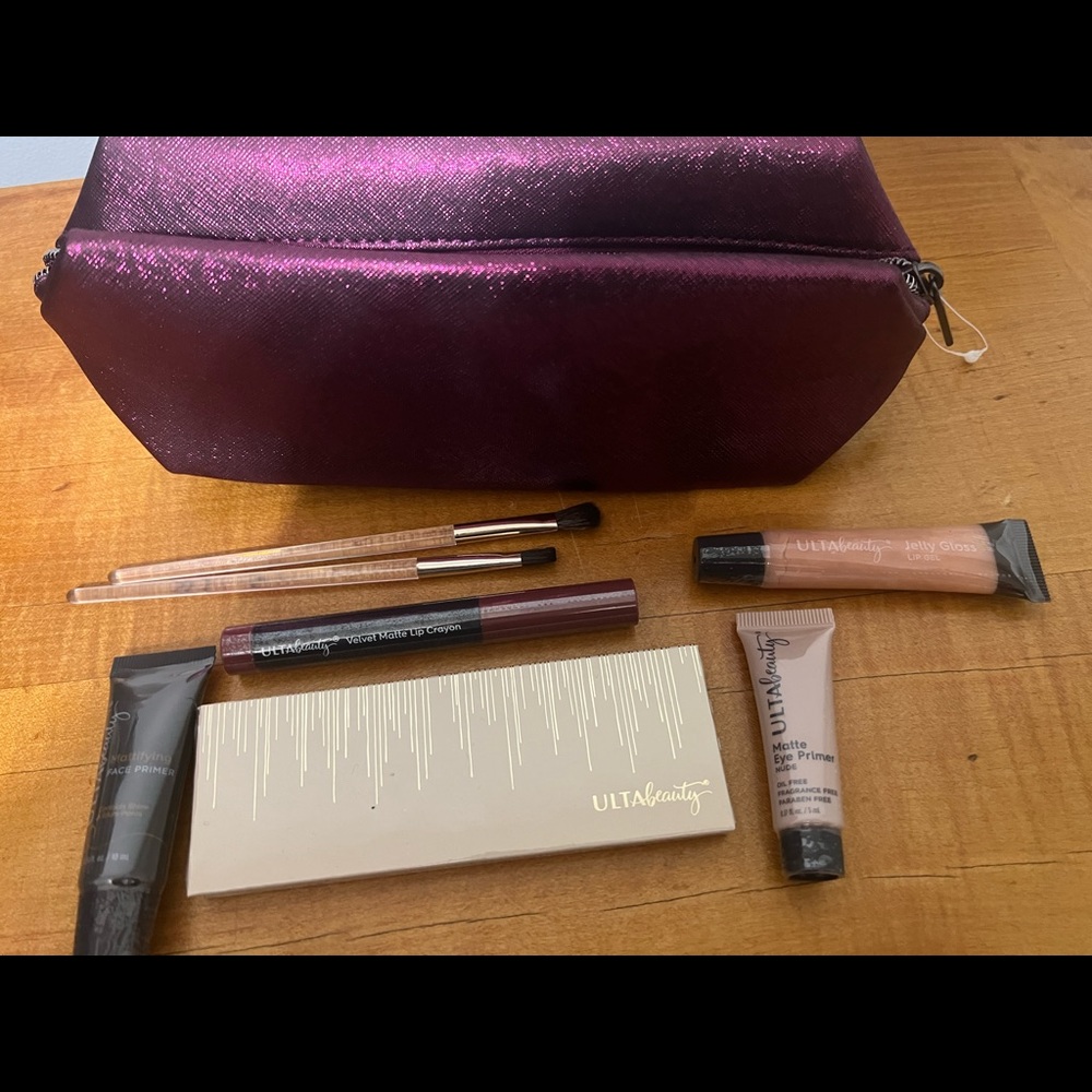7 piece Ulta makeup kit with makeup bag